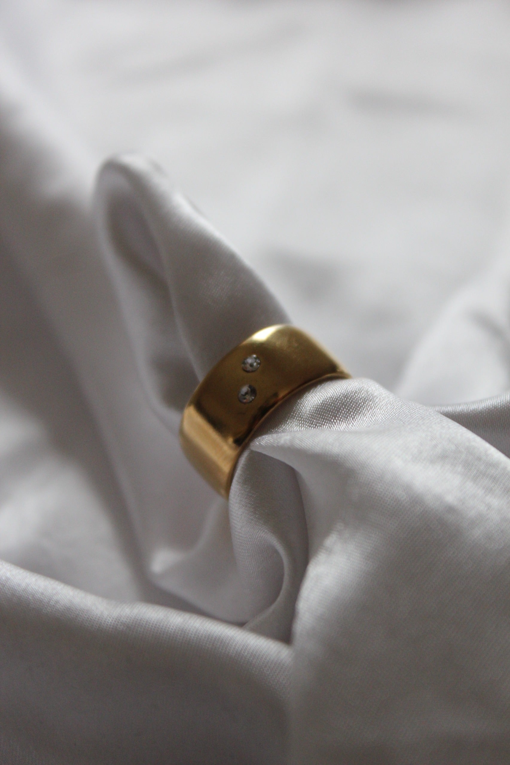 Minimal Taşlı Çelik Yüzük