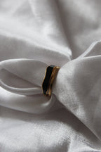 Siyah Detaylı Çelik Yüzük