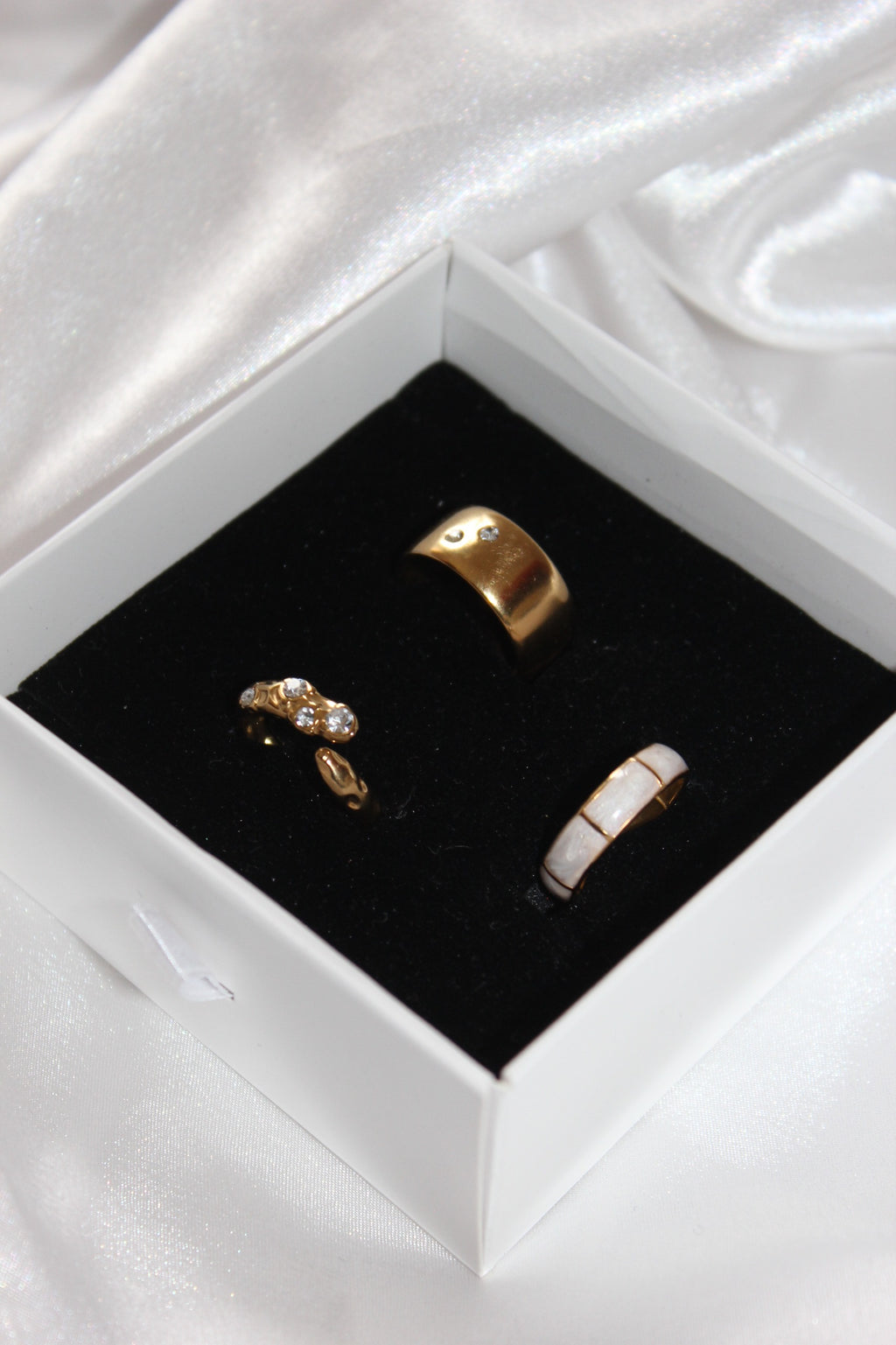 Beyaz Çelik Yüzük