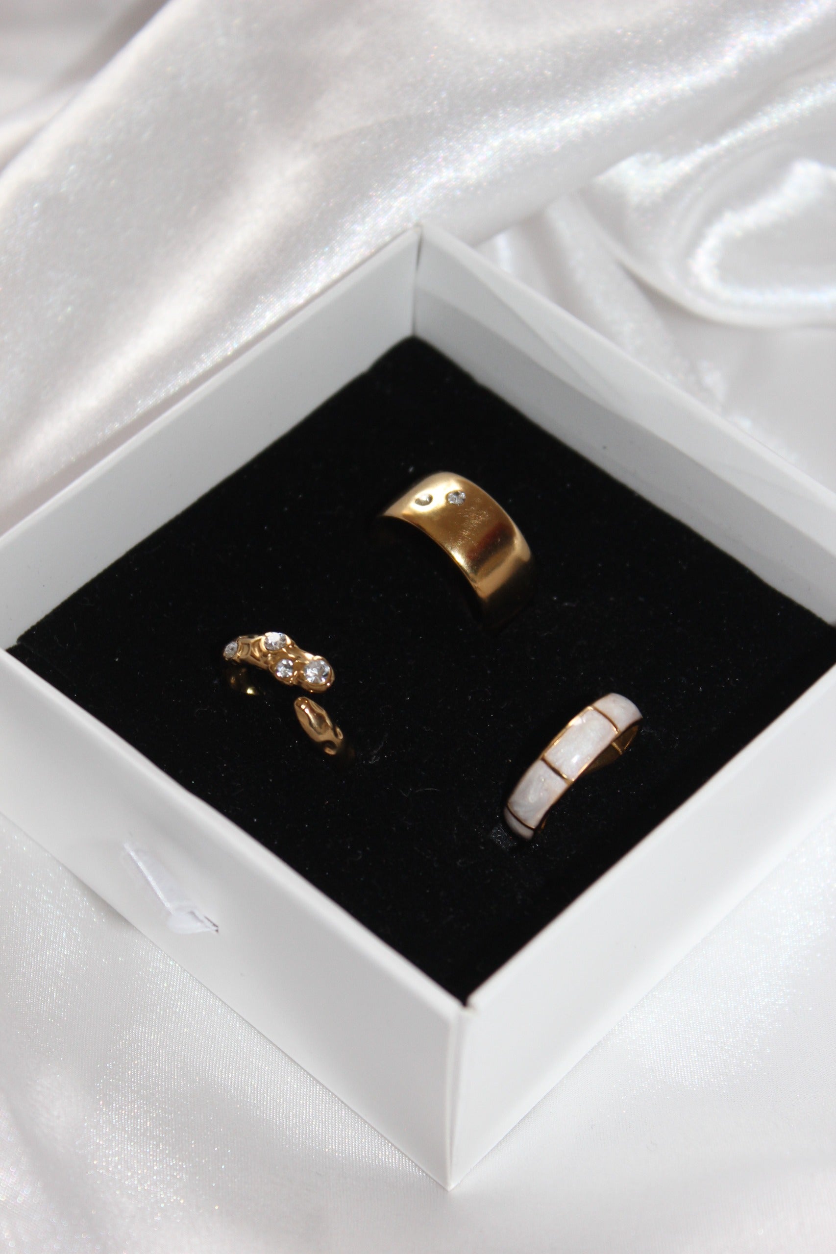 Minimal Taşlı Çelik Yüzük