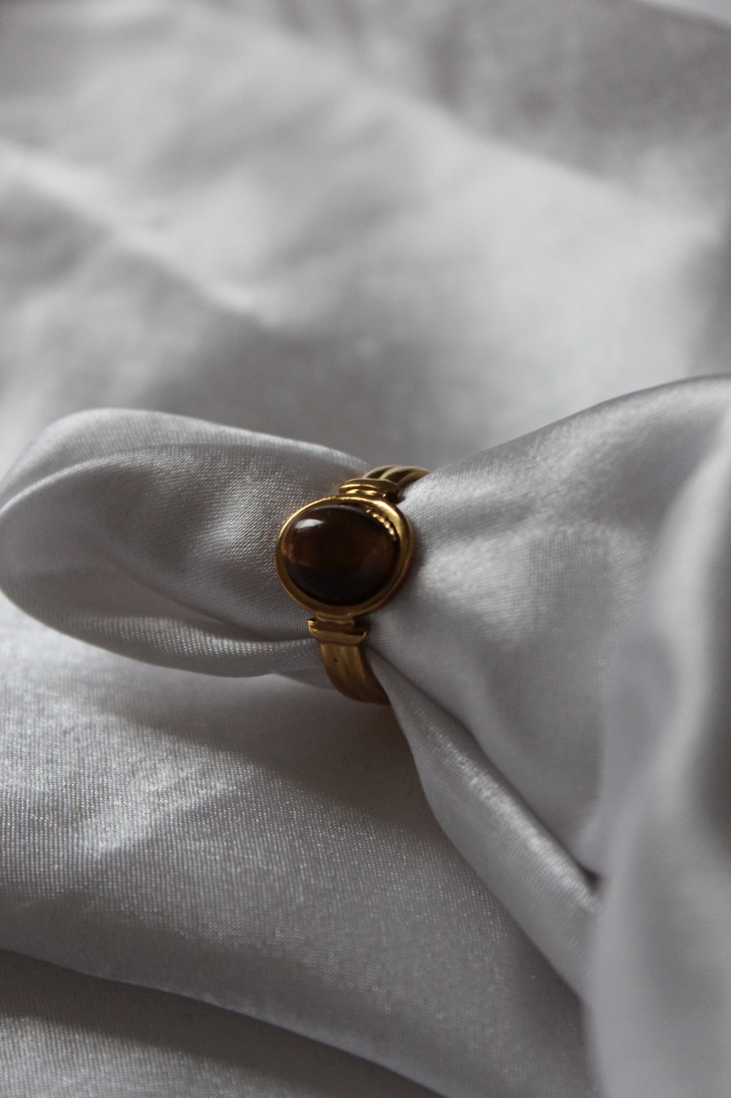 Kahverengi Taşlı Çelik Yüzük