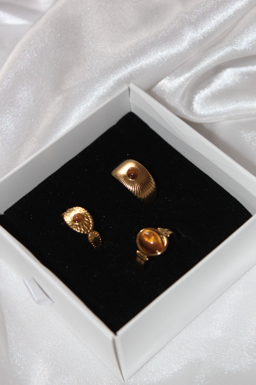 Kahverengi Taşlı Çelik Yüzük