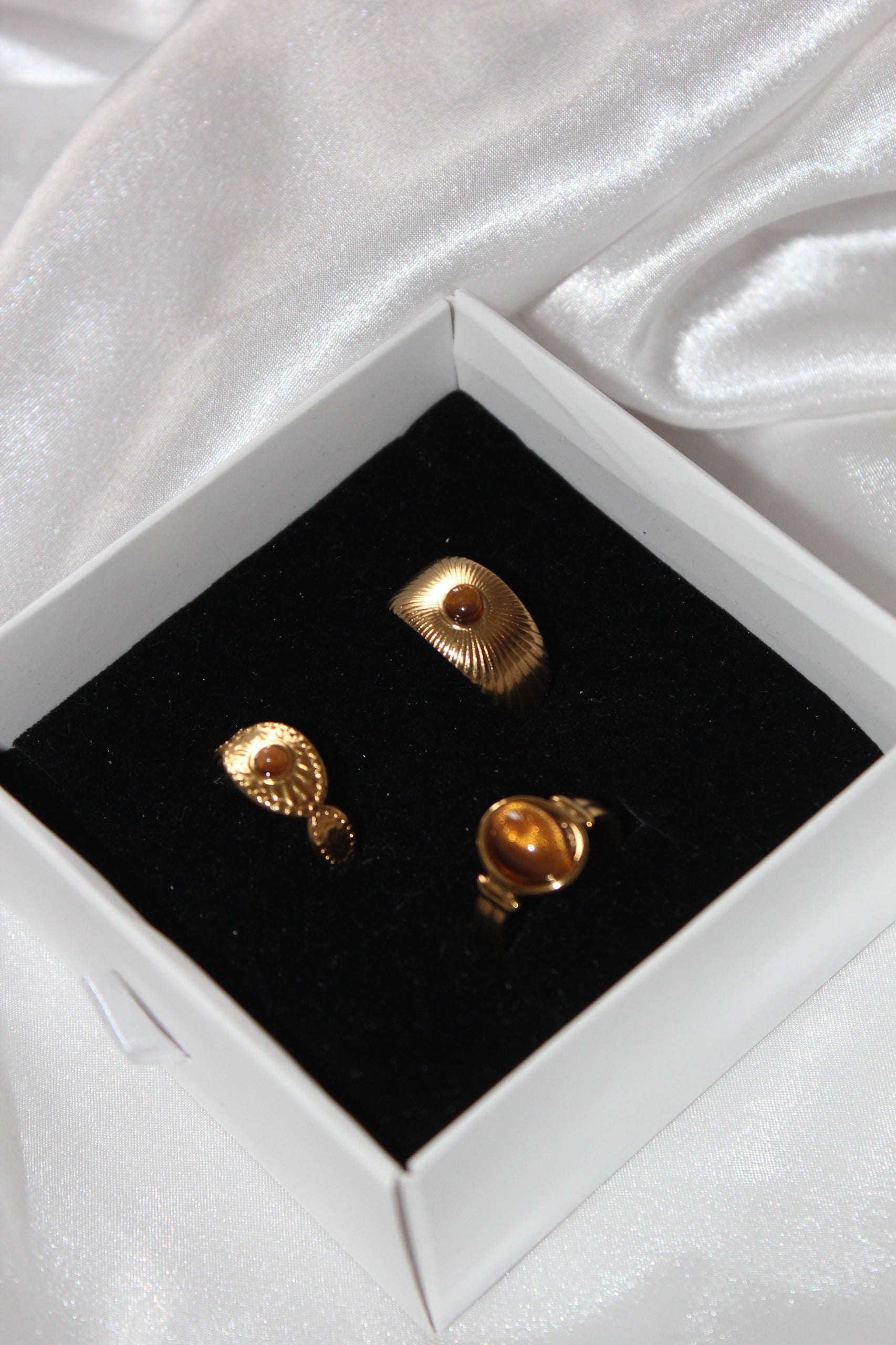 Kahverengi Taşlı Çelik Yüzük