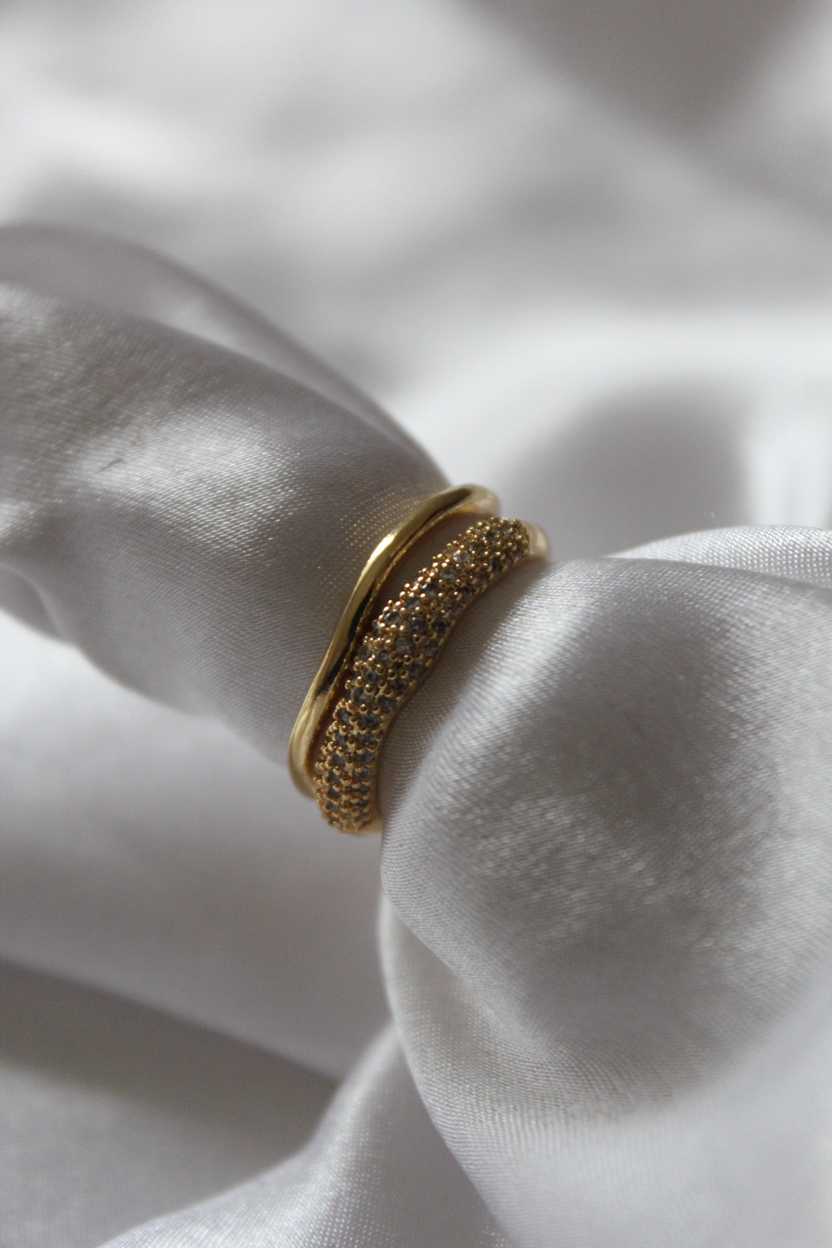 Taşlı Çift Sıra Yüzük